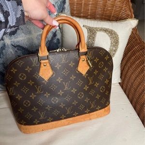 Louis Vuitton MM Alma